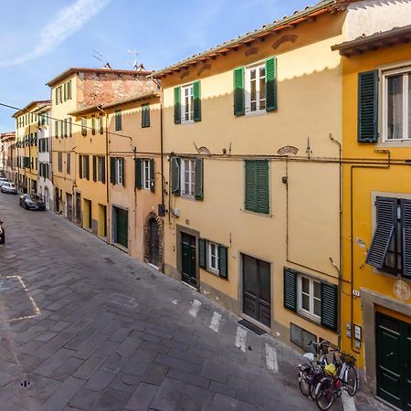 Heart Of Lucca Style Whitin The Walls ภายนอก รูปภาพ